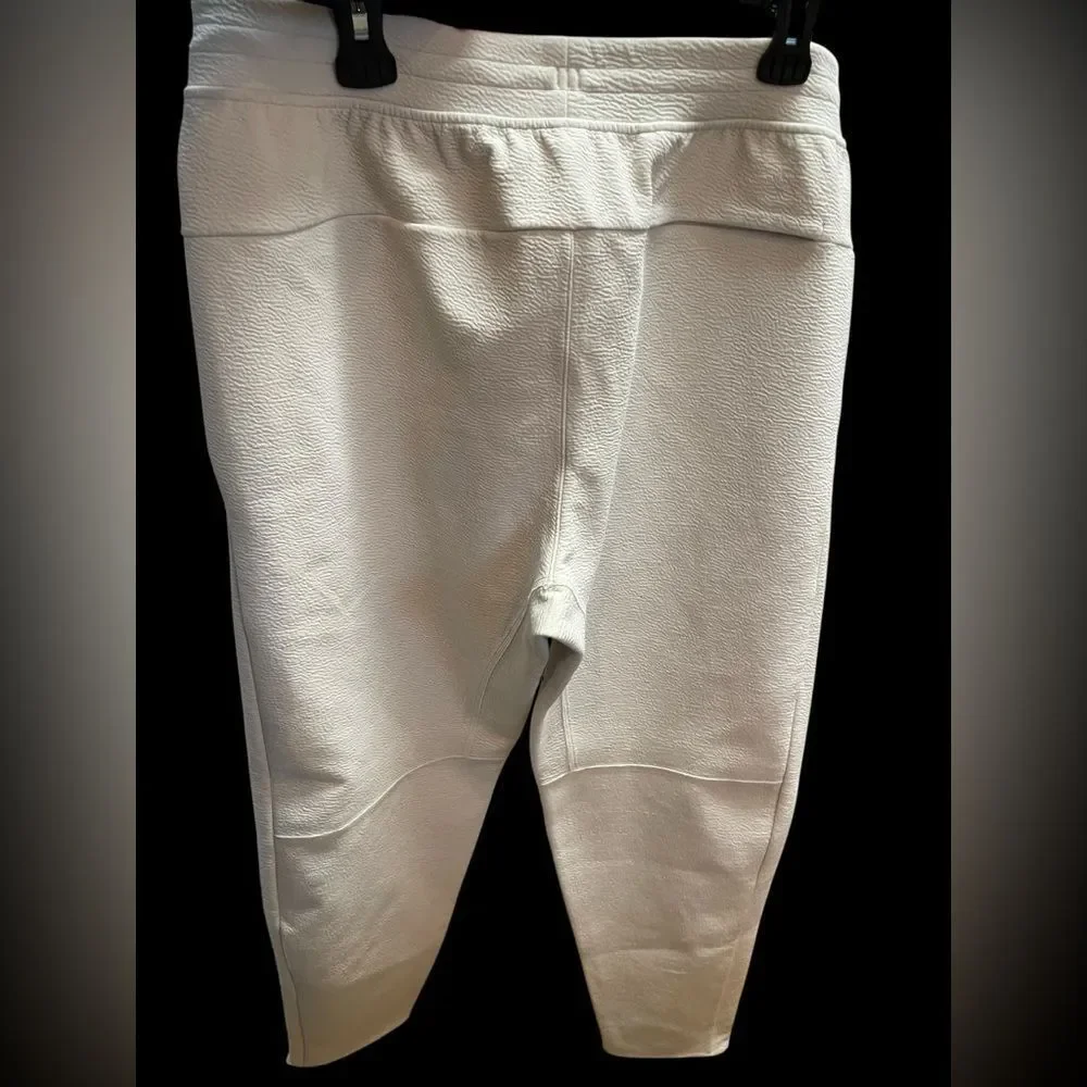 Lululemon Men’s Textured Spacer Classic-Tapered Pant Cream Bone XL